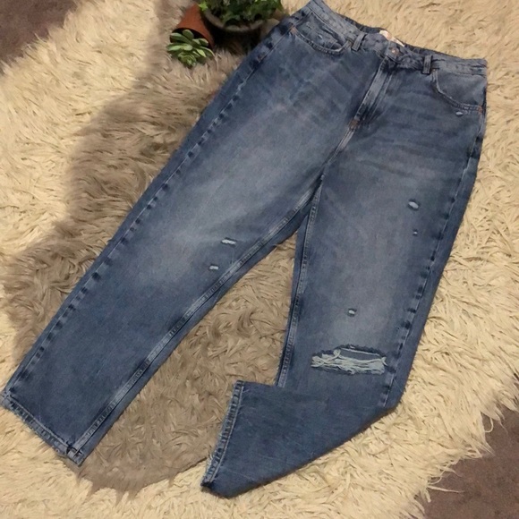 We the Free Jeans-Sz 31 (12)-Cotton-Distressed-Higher Rise-Wider Relaxed Leg-EUC - Picture 2 of 16